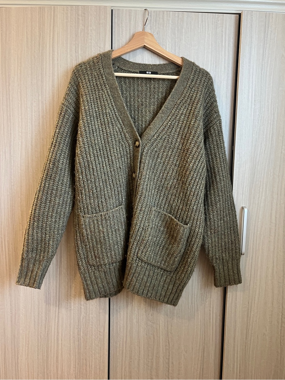 Uniqlo Olive Green Knitted Cardigan - women’s